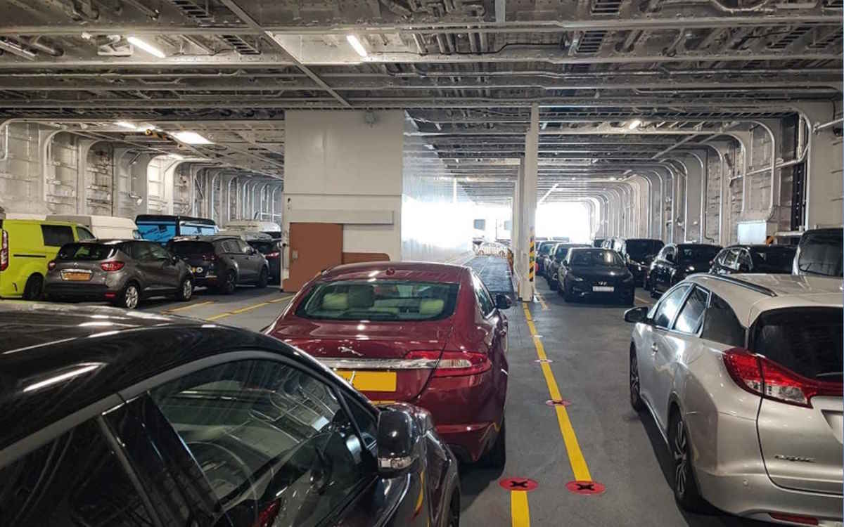 Trasporto su traghetto di veicoli elettrici